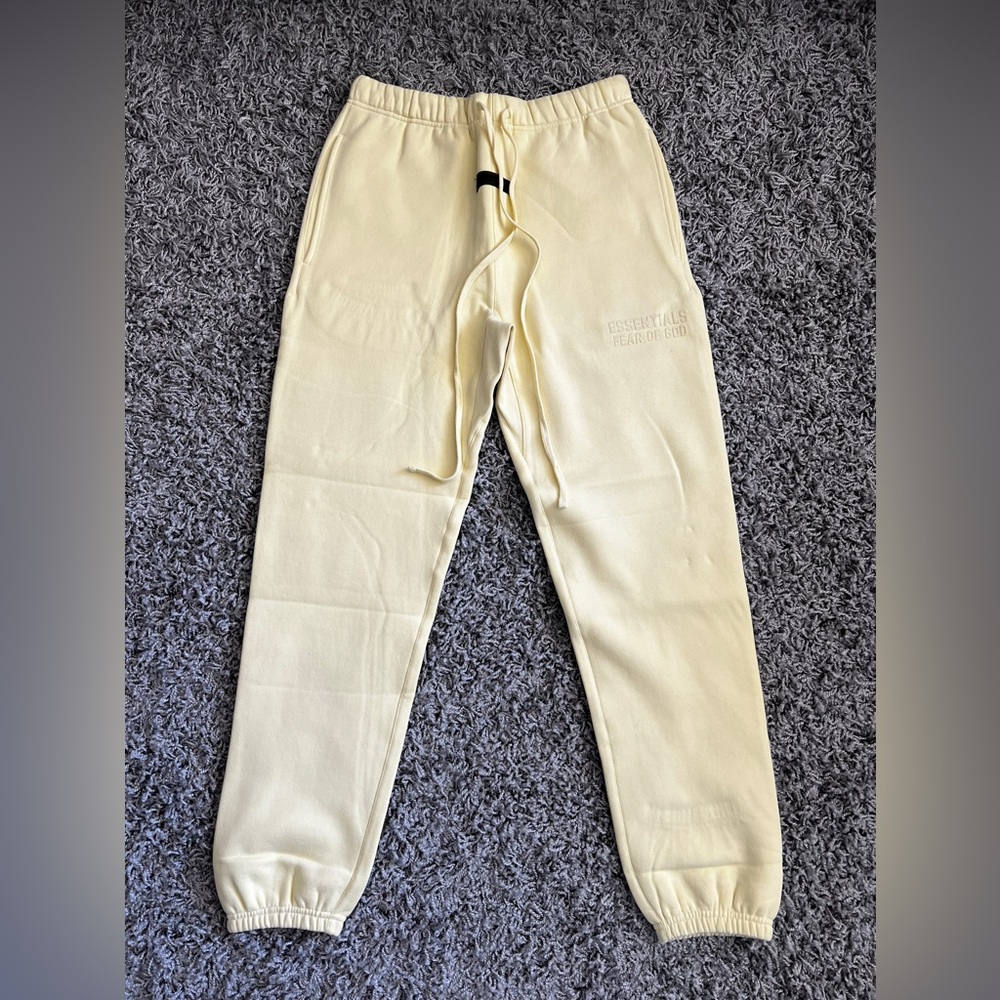 Fear of God essentials Canary sweatpants Small